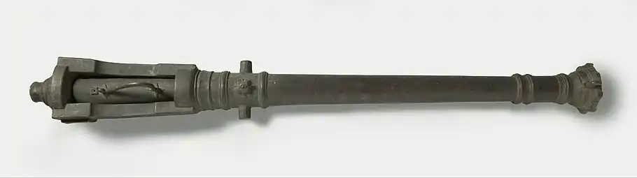 Breech-loading "lilla", Rijksmuseum, ca. 1750–1850. Length 180.5&nbsp;cm, width 21.5&nbsp;cm, calibre: 4.5&nbsp;cm, weight: 120.8&nbsp;kg.