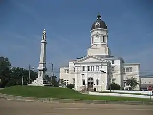 Claiborne County Courthouse and Confederate monument in Port Gibson