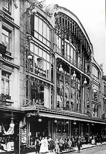 À L'Innovation department store, Brussels (1901) (burned down and then demolished)