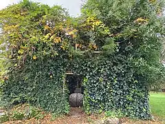 Folie by Anne and Patrick Poirier, Hortus conclusus.