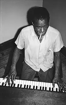 Lazy Bill Lucas, Minneapolis, 1969. Photo by Jeff Titon.