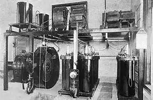 US Navy 100&nbsp;kW rotary gap transmitter built by Fessenden in 1913 at Arlington, Virginia. It transmitted on 113&nbsp;kHz to Europe, and broadcast the US's first radio time signal.