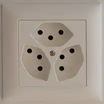 Type 13 triple socket (10&nbsp;A)