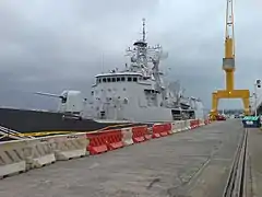 Te Kaha alongside at Devonport, in Auckland in 2008