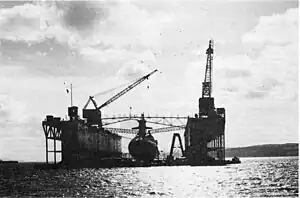 USS&nbsp;Abraham Lincoln&nbsp;(SSBN-602) in USS AFDB-7